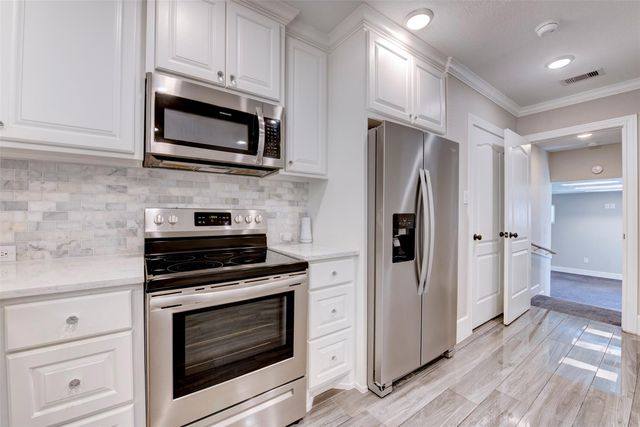 109 Dresden Street, Houston, TX 77012