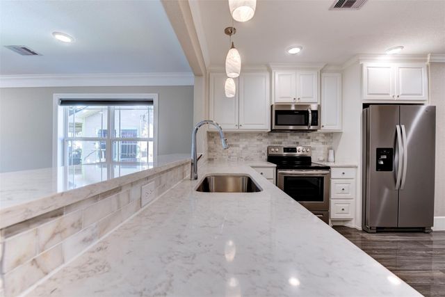 109 Dresden Street, Houston, TX 77012