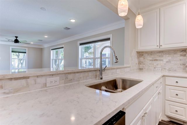 109 Dresden Street, Houston, TX 77012
