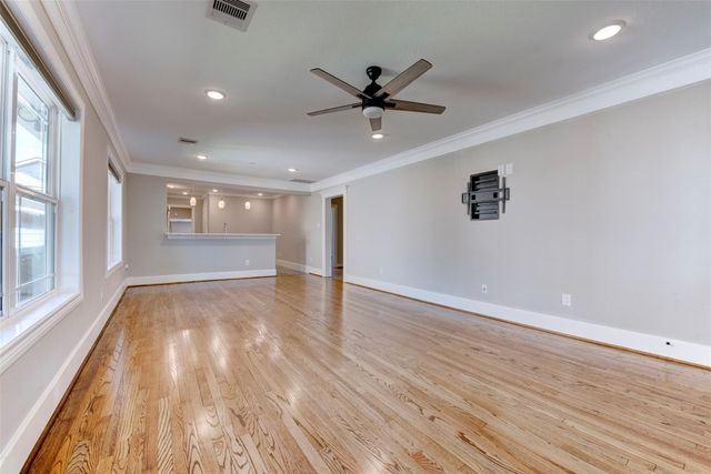 109 Dresden Street, Houston, TX 77012