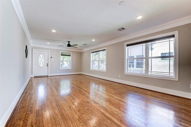 109 Dresden Street, Houston, TX 77012