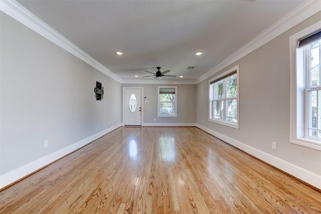 109 Dresden Street, Houston, TX 77012