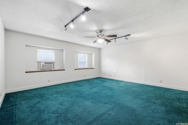 7111 SPLIT CRK, San Antonio, TX 78238