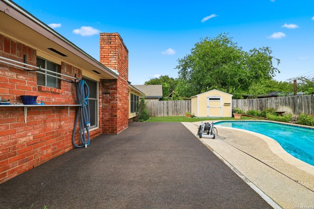 7111 SPLIT CRK, San Antonio, TX 78238