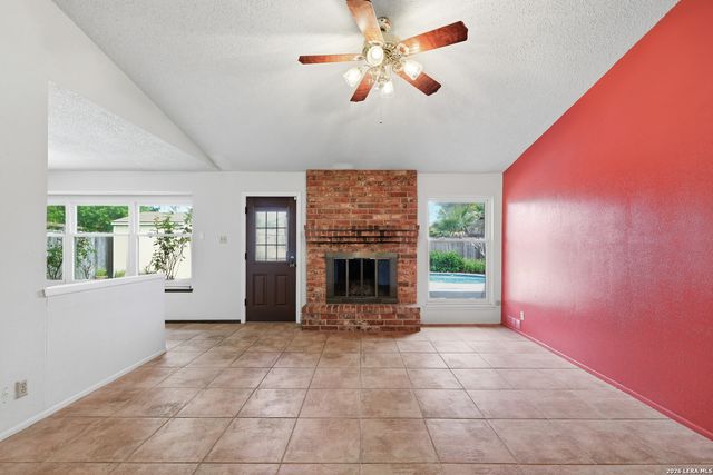 7111 SPLIT CRK, San Antonio, TX 78238