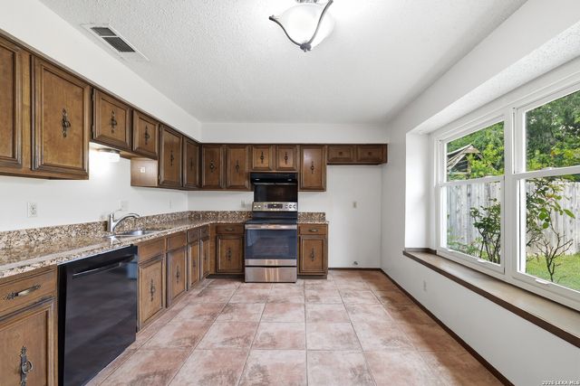 7111 SPLIT CRK, San Antonio, TX 78238