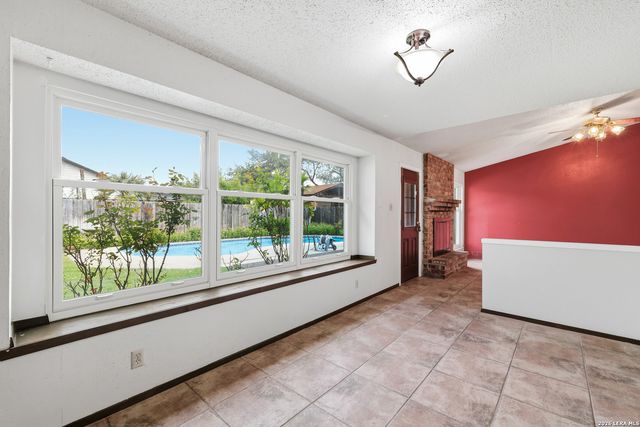 7111 SPLIT CRK, San Antonio, TX 78238