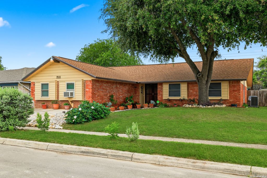 7111 SPLIT CRK, San Antonio, TX 78238