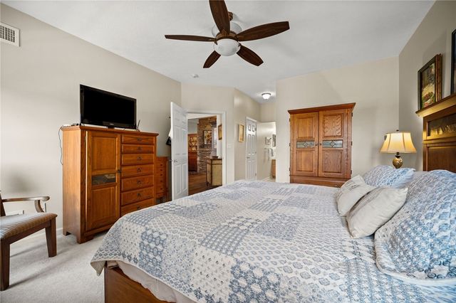 322 Woodcrest Dr, North Fayette, PA 15108