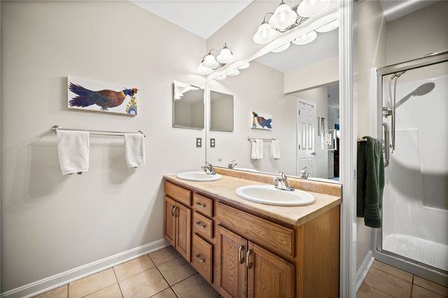 322 Woodcrest Dr, North Fayette, PA 15108