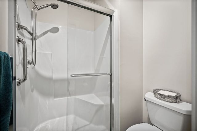 322 Woodcrest Dr, North Fayette, PA 15108