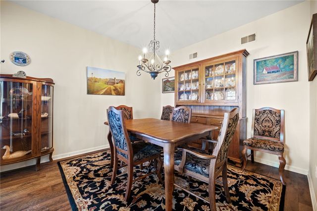 322 Woodcrest Dr, North Fayette, PA 15108