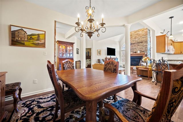 322 Woodcrest Dr, North Fayette, PA 15108