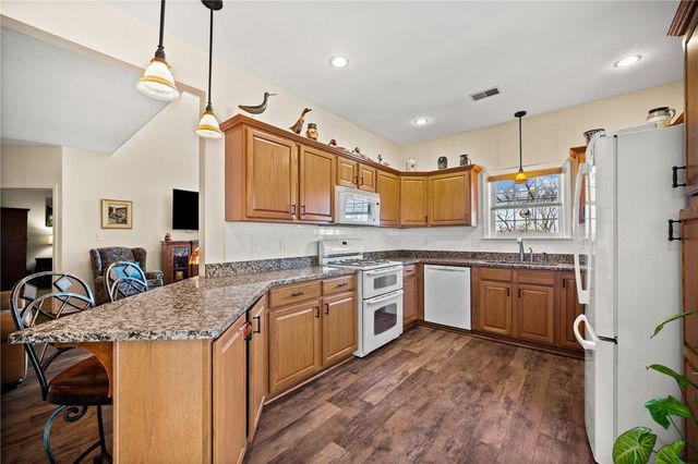 322 Woodcrest Dr, North Fayette, PA 15108