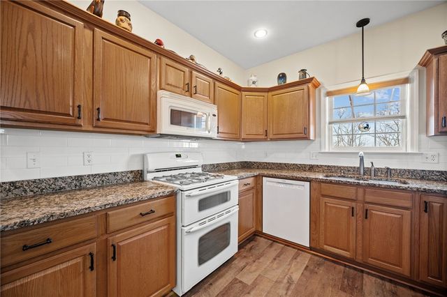 322 Woodcrest Dr, North Fayette, PA 15108