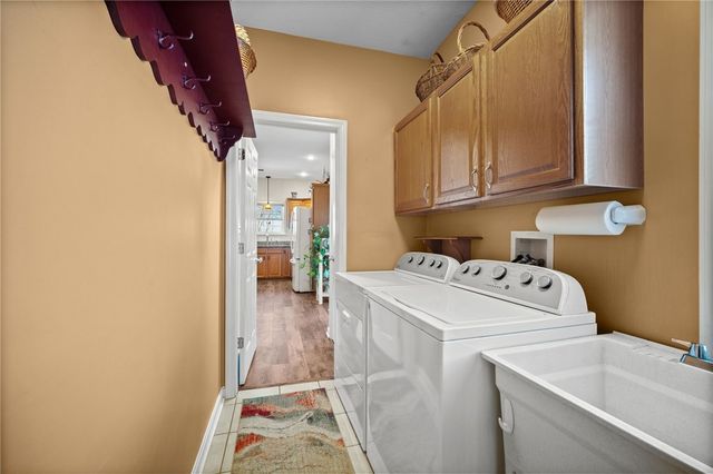 322 Woodcrest Dr, North Fayette, PA 15108