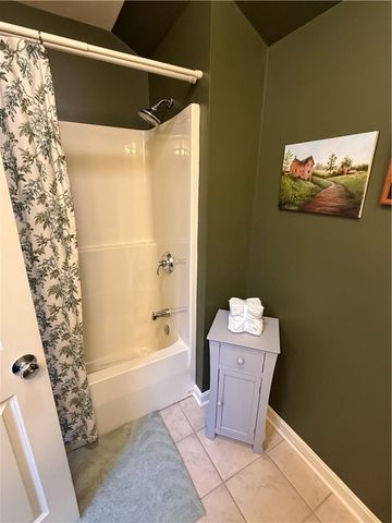 322 Woodcrest Dr, North Fayette, PA 15108