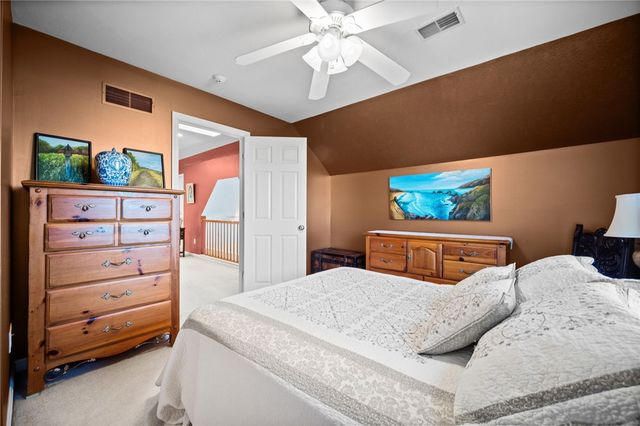 322 Woodcrest Dr, North Fayette, PA 15108