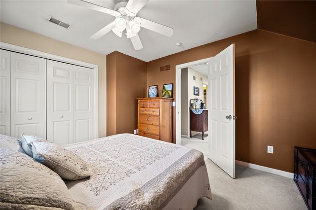 322 Woodcrest Dr, North Fayette, PA 15108