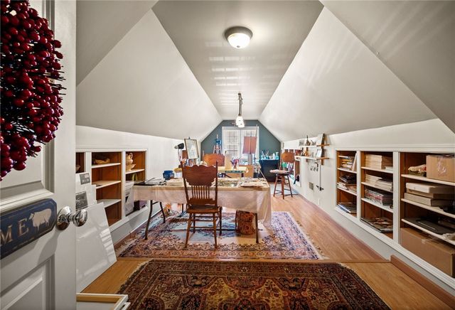 322 Woodcrest Dr, North Fayette, PA 15108