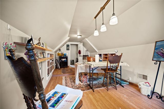 322 Woodcrest Dr, North Fayette, PA 15108