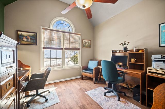 322 Woodcrest Dr, North Fayette, PA 15108