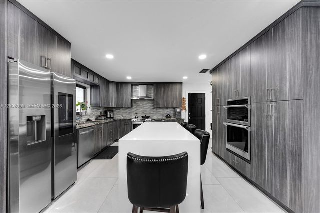 551 SW 127th Ave, Miami, FL 33184