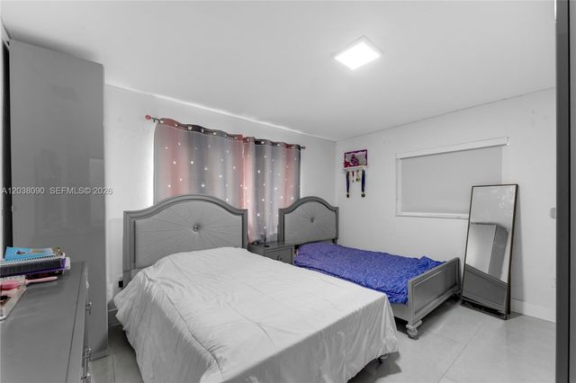 551 SW 127th Ave, Miami, FL 33184