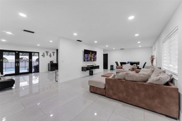 551 SW 127th Ave, Miami, FL 33184