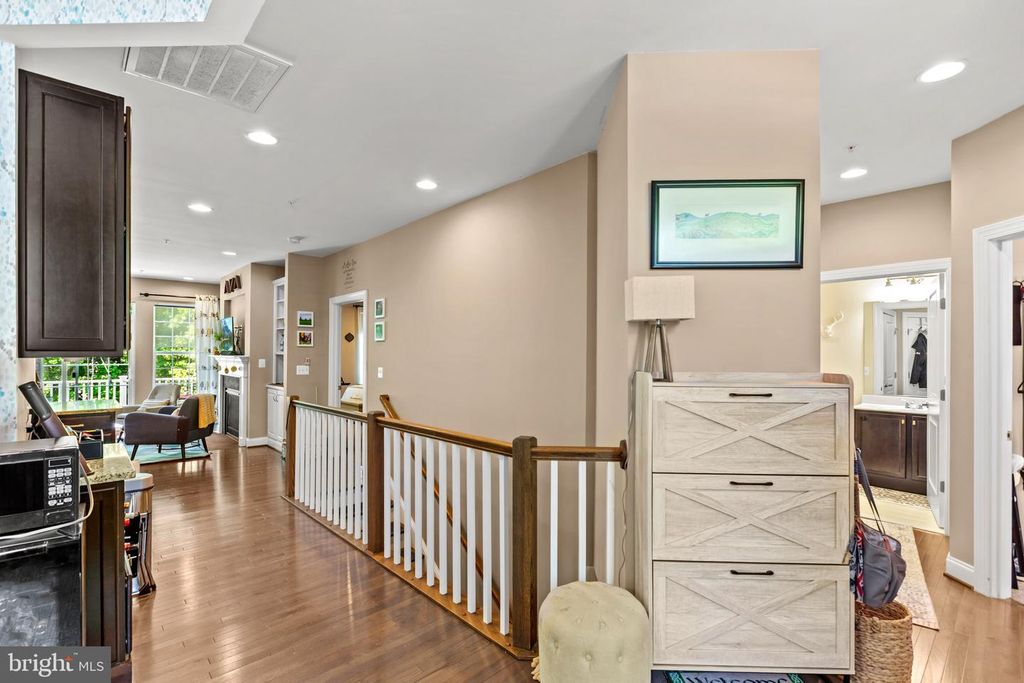 Image 13 of property listing at 36 DERBY DR, La Plata, MD 20646