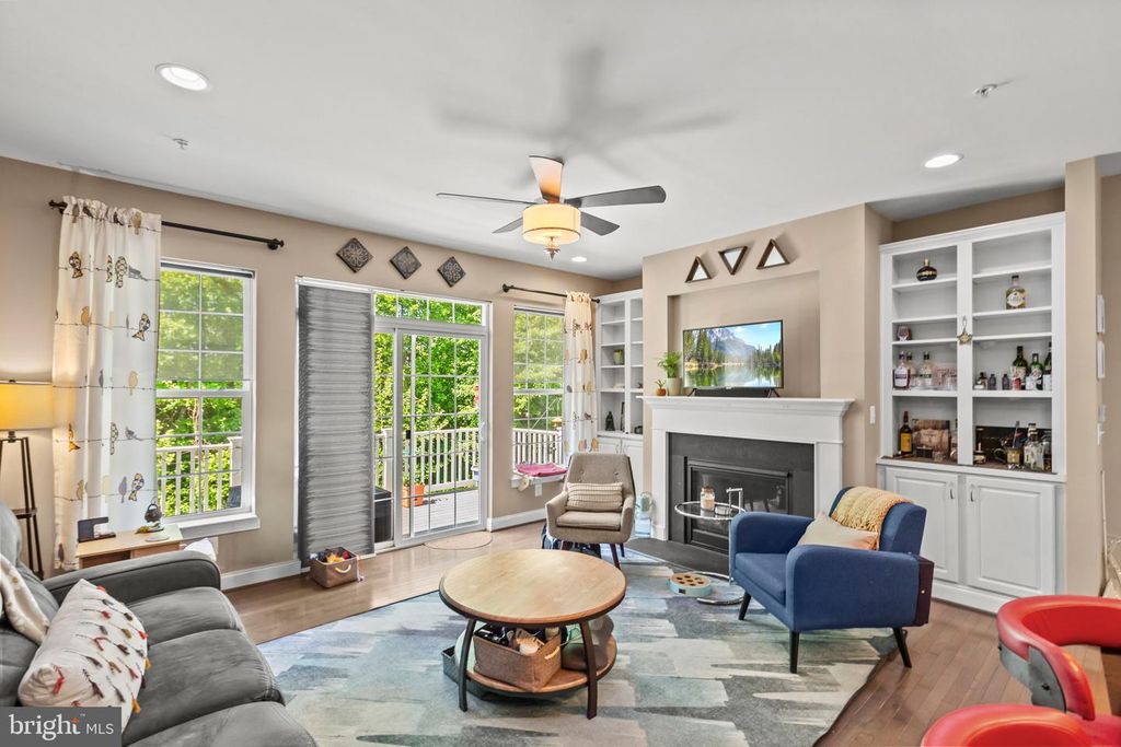 Image 10 of property listing at 36 DERBY DR, La Plata, MD 20646