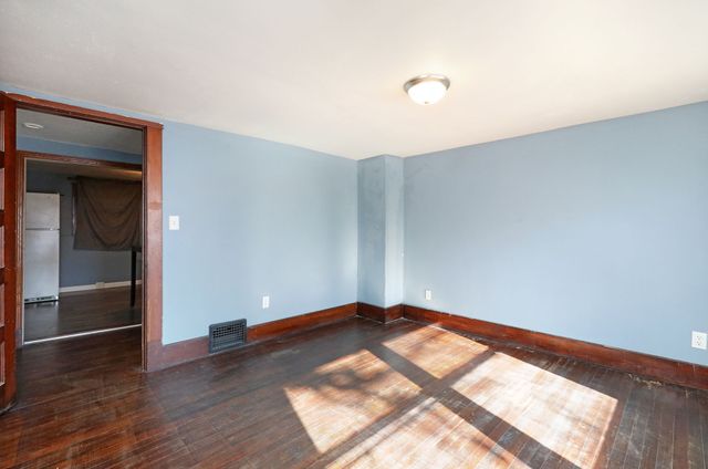 1723 W 2nd Street, Perry, IA 50220