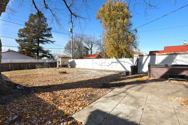 1723 W 2nd Street, Perry, IA 50220