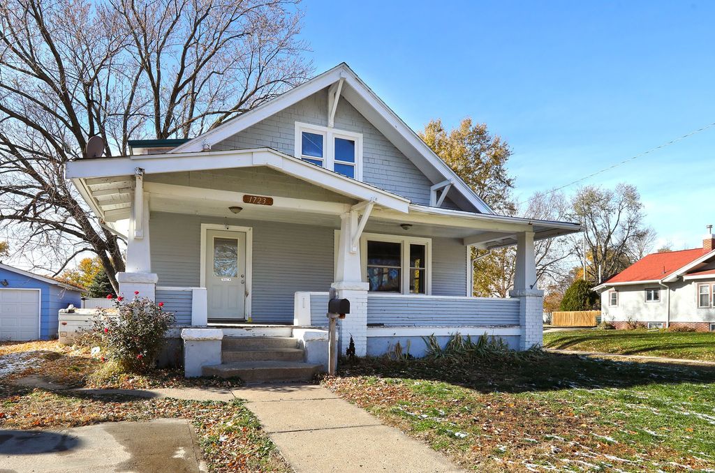 1723 W 2nd Street, Perry, IA 50220