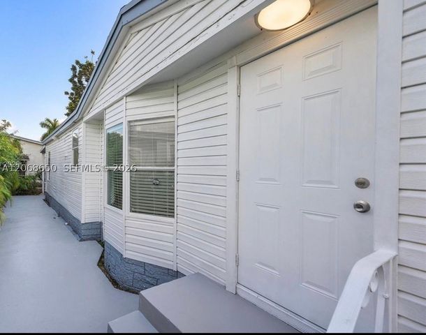 19800 SW 180th Ave 222, Miami, FL 33187