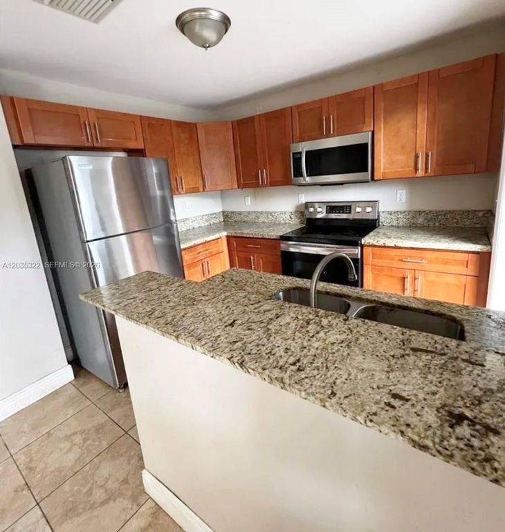 1999 NW 5th Pl 2, Miami, FL 33136