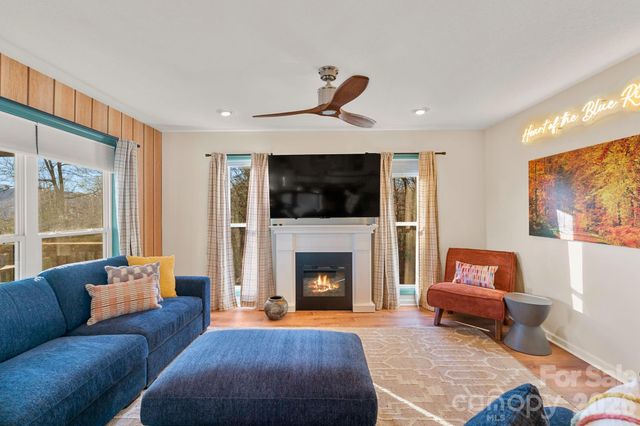 36 Wineberry Lane, Asheville, NC 28803