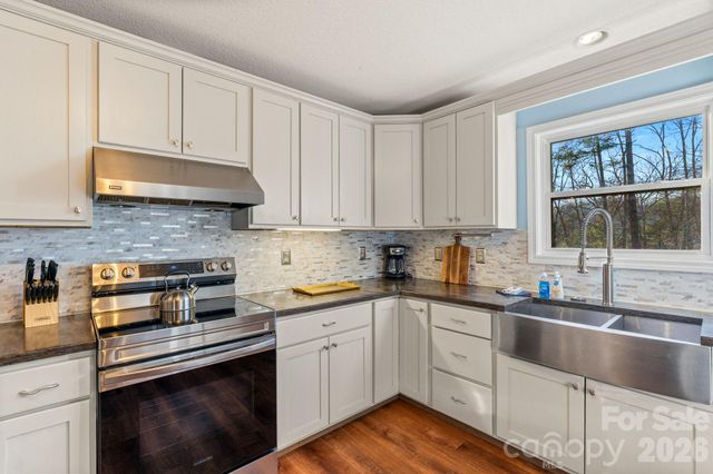 36 Wineberry Lane, Asheville, NC 28803