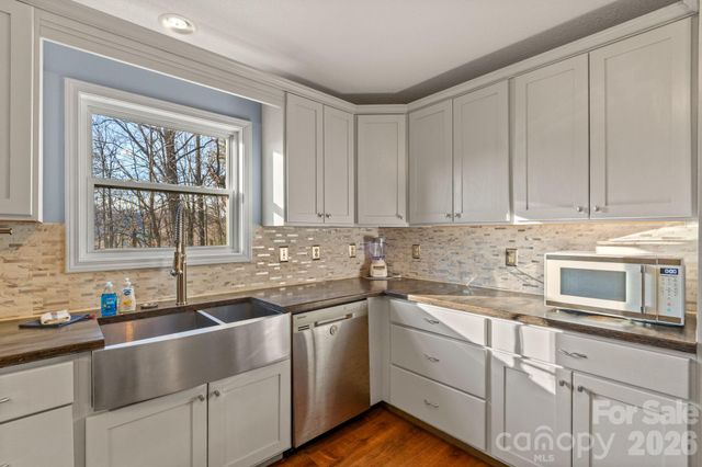 36 Wineberry Lane, Asheville, NC 28803