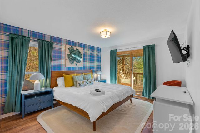 36 Wineberry Lane, Asheville, NC 28803