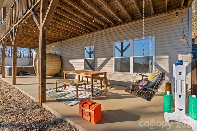 36 Wineberry Lane, Asheville, NC 28803