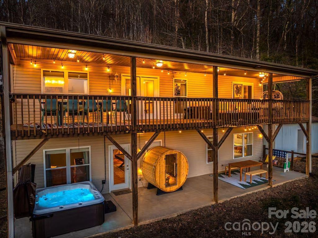 36 Wineberry Lane, Asheville, NC 28803