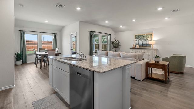 797 Barton Drive, Ennis, TX 75119