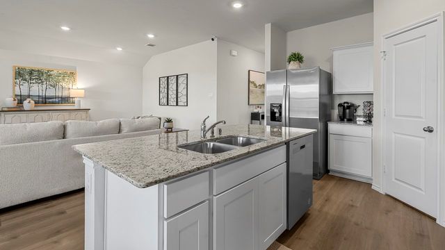 797 Barton Drive, Ennis, TX 75119