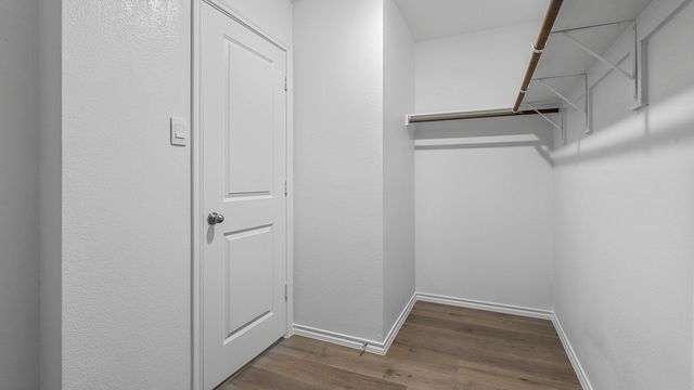797 Barton Drive, Ennis, TX 75119