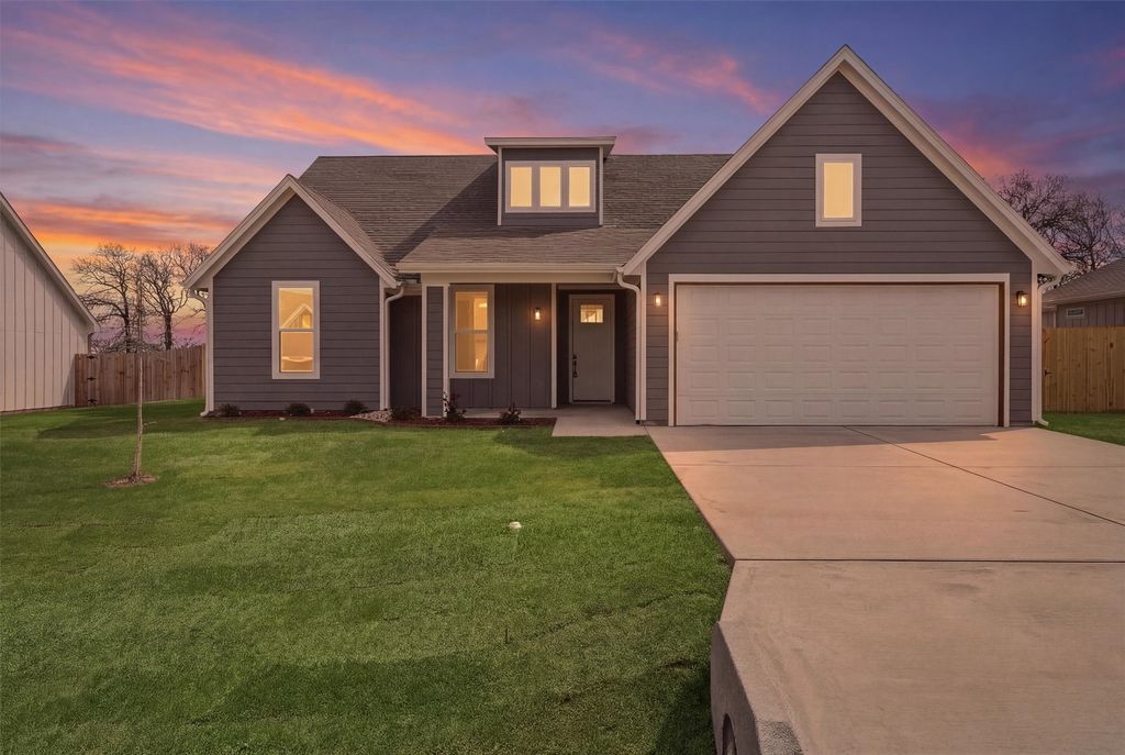 421 Redbud Lane, Tolar, TX 76476