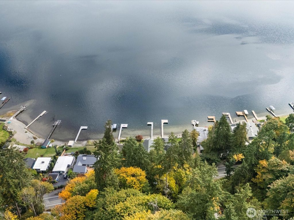445 W Lake Sammamish Parkway SE, Bellevue, WA 98008