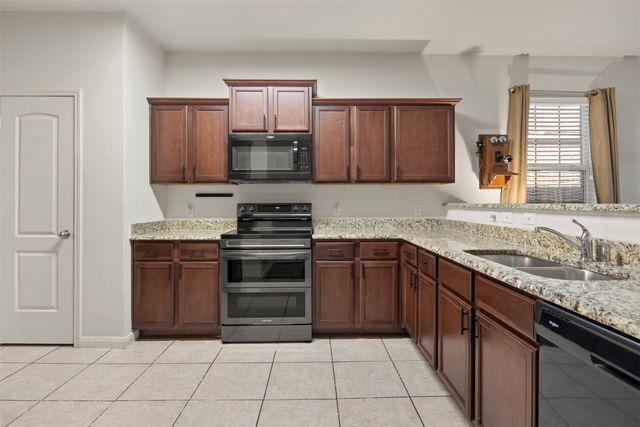 1808 Hot Springs Way, Princeton, TX 75407