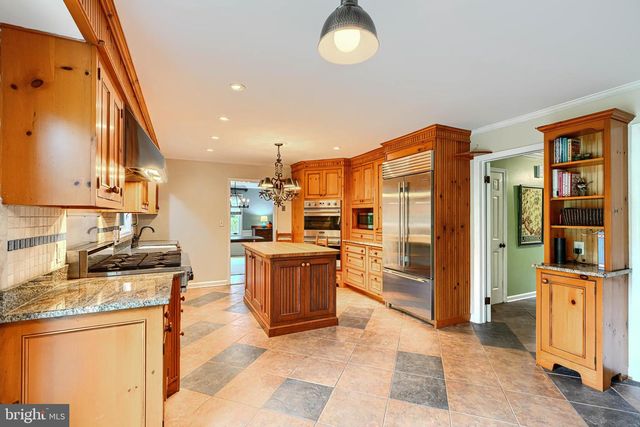 2117 POT SPRING RD, Lutherville Timonium, MD 21093