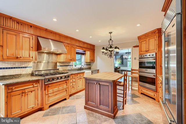 2117 POT SPRING RD, Lutherville Timonium, MD 21093